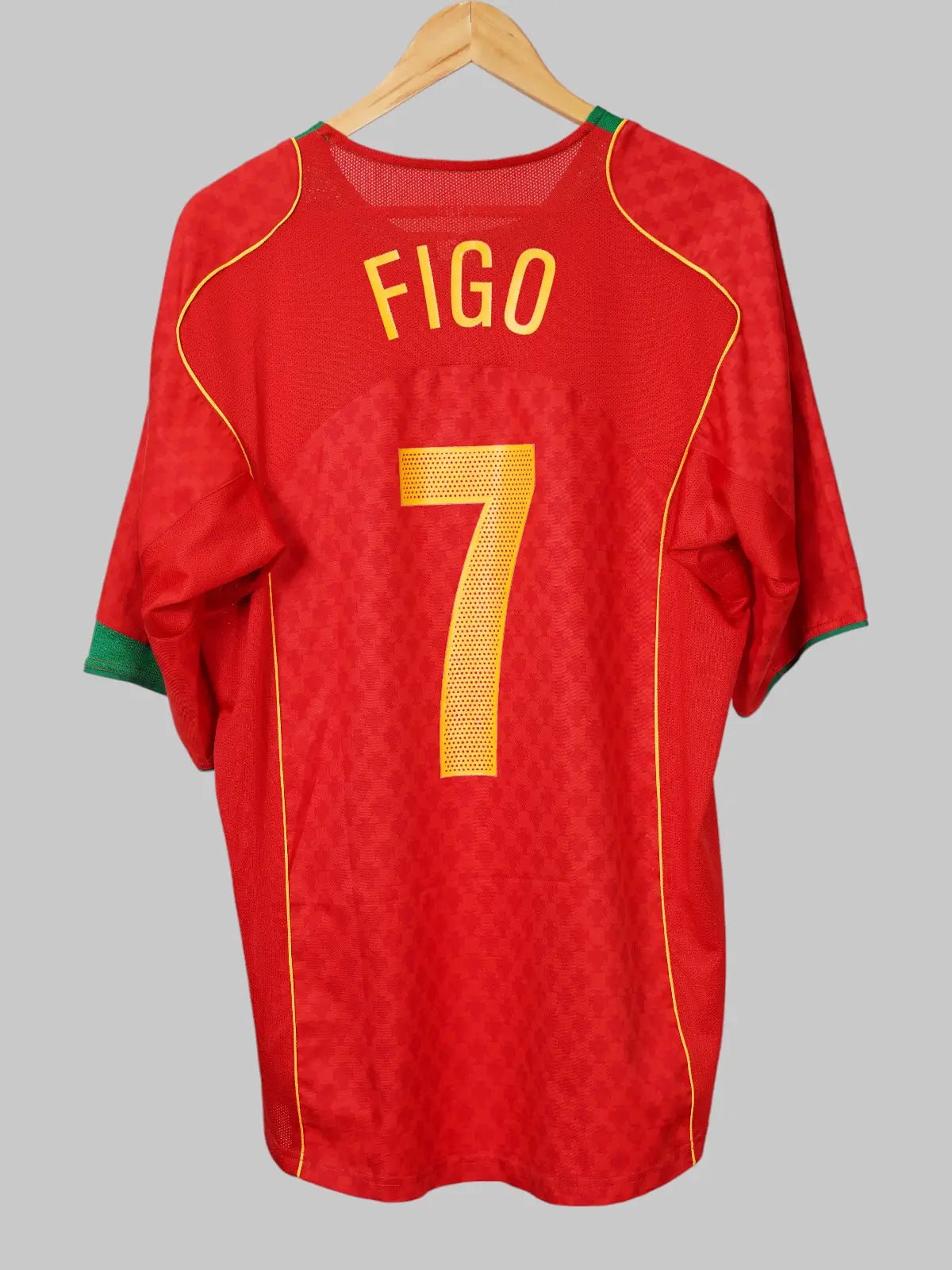 Portugal Home Shirt 2004 - 06 Figo 7 (XL)