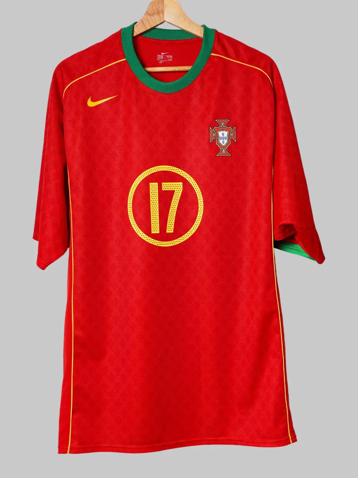 Portugal Home Shirt 2004/6 C.Ronaldo 17 (XXL)