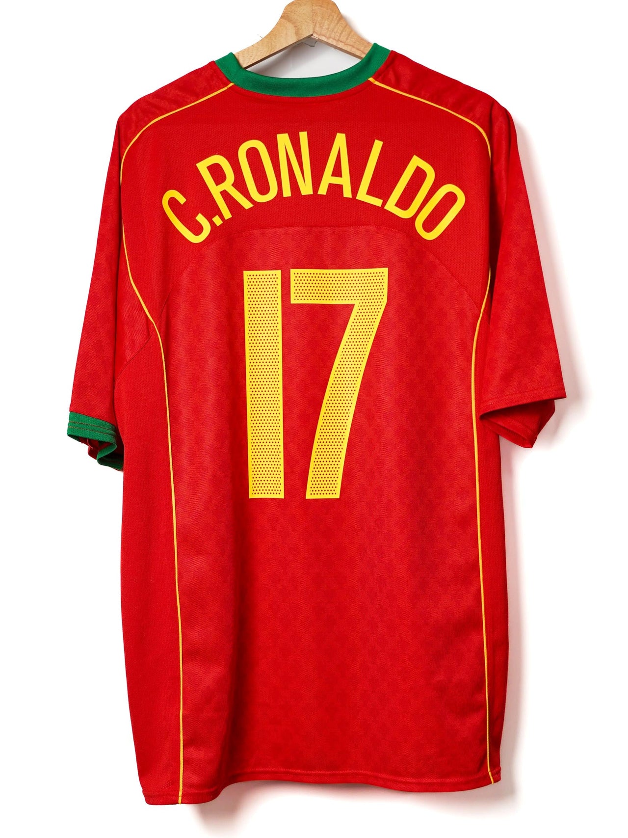 Portugal Home Shirt 2004/6 C.Ronaldo 17 (XXL)