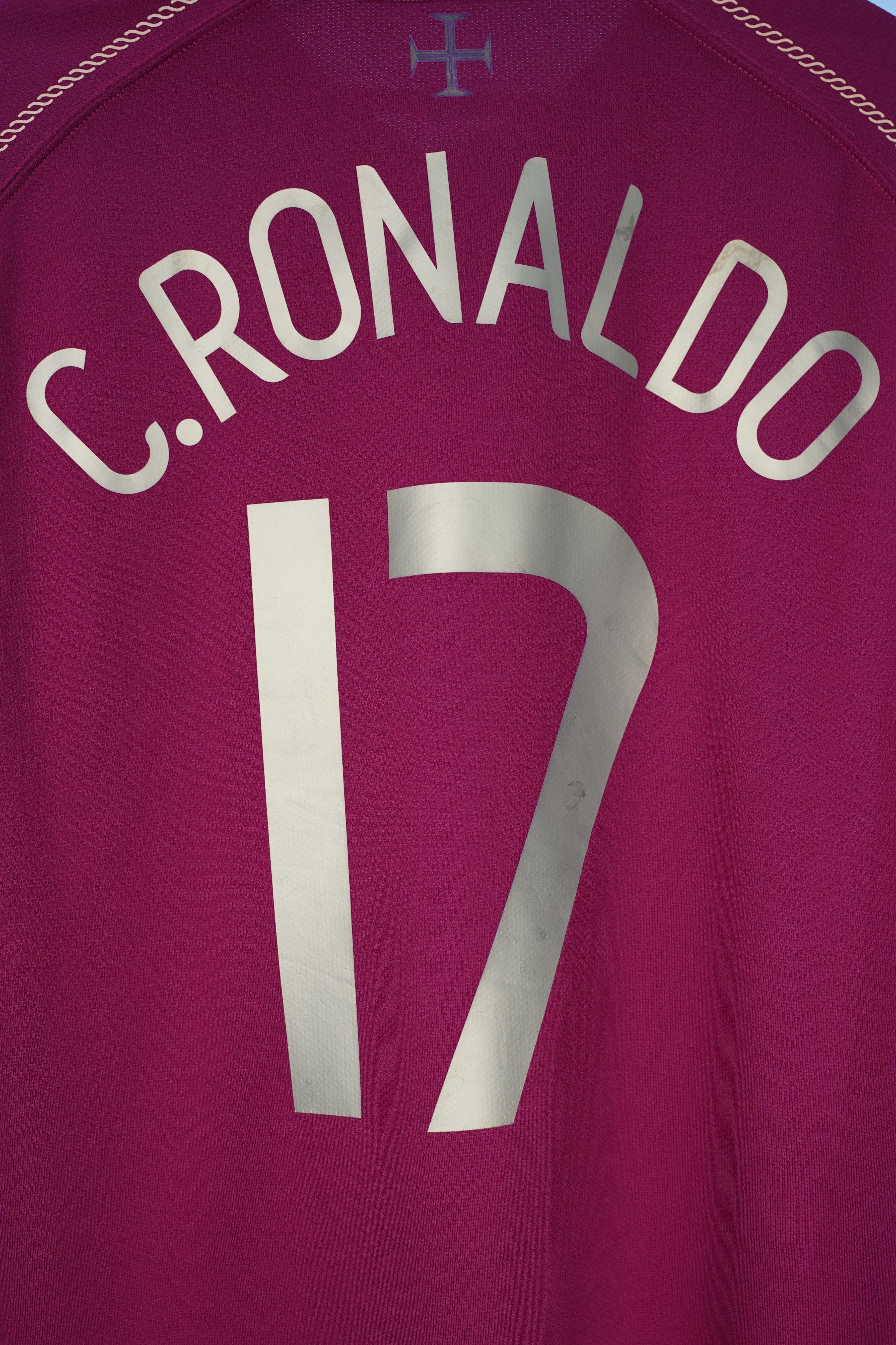Portugal Home Shirt 2006/07 C.Ronaldo 17 (XL)