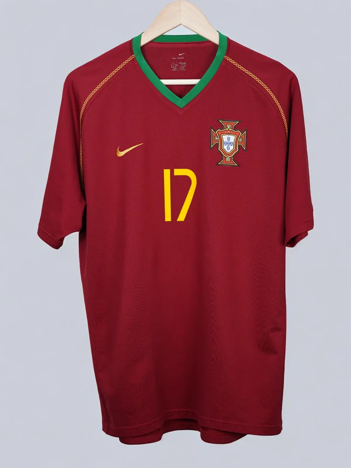 2006/07 Portugal Ronaldo #17 Home Shirt (L) Nike – First11