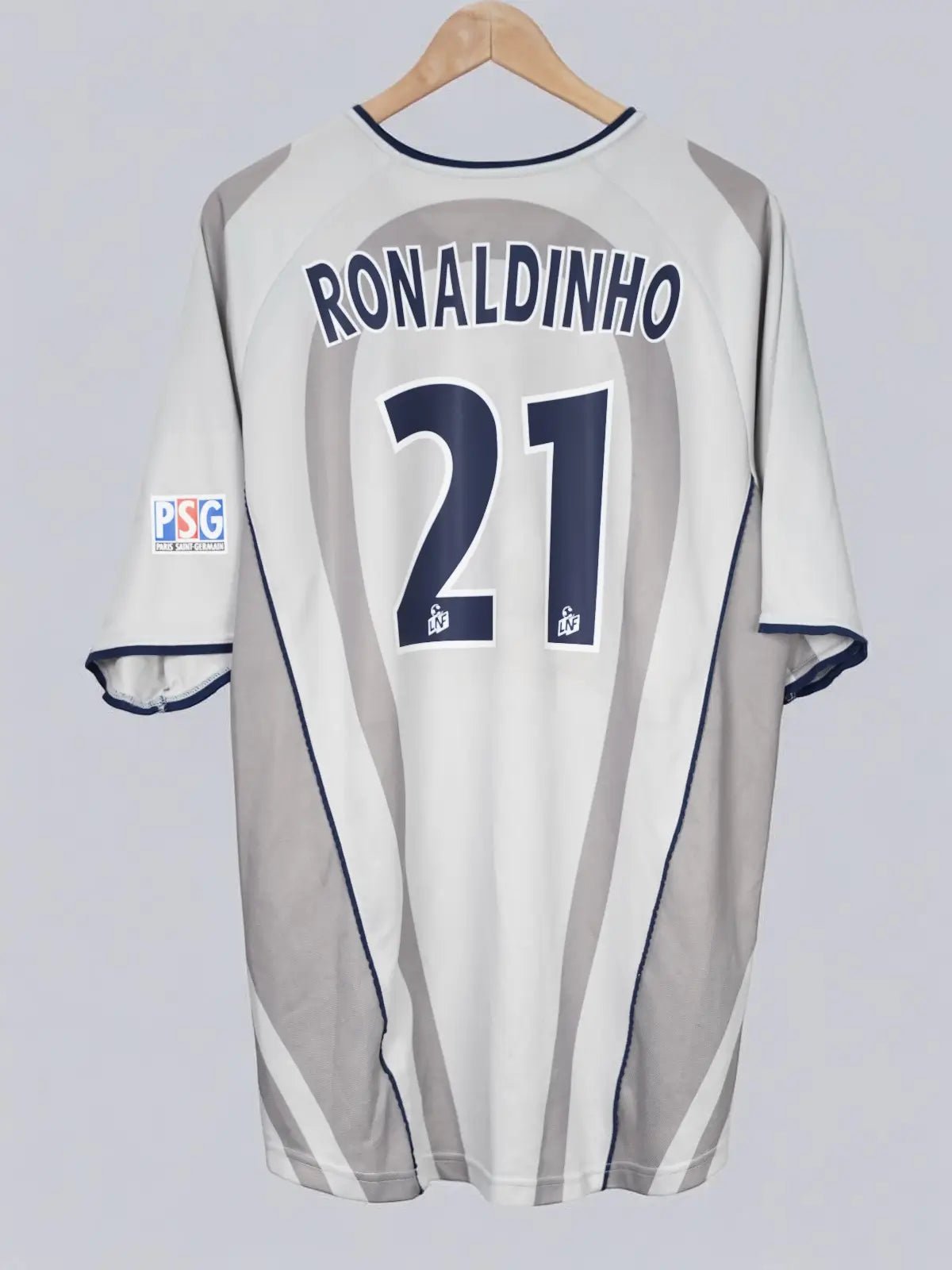 PSG Away Shirt 2001/2 Ronaldinho 21 (XL)