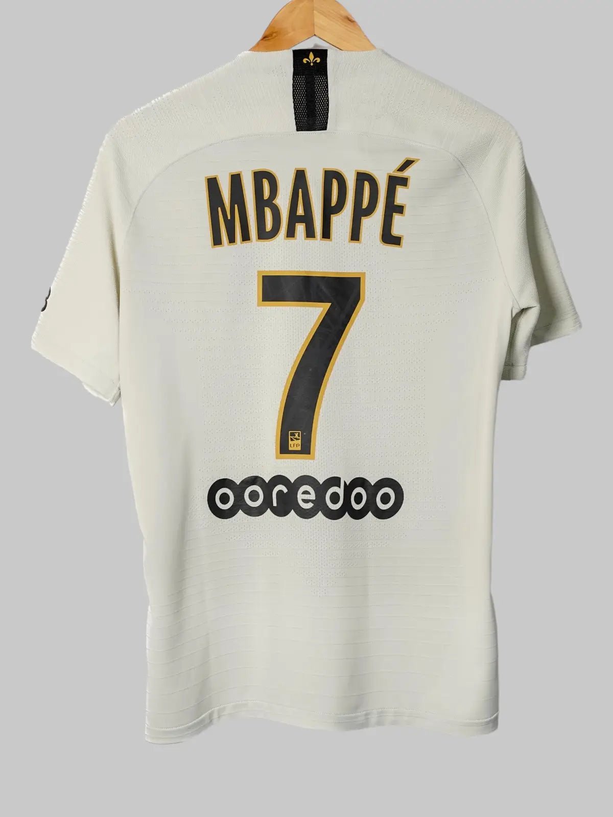 PSG Away Shirt Player Issue 2018/19 Mbappe 7 (M)