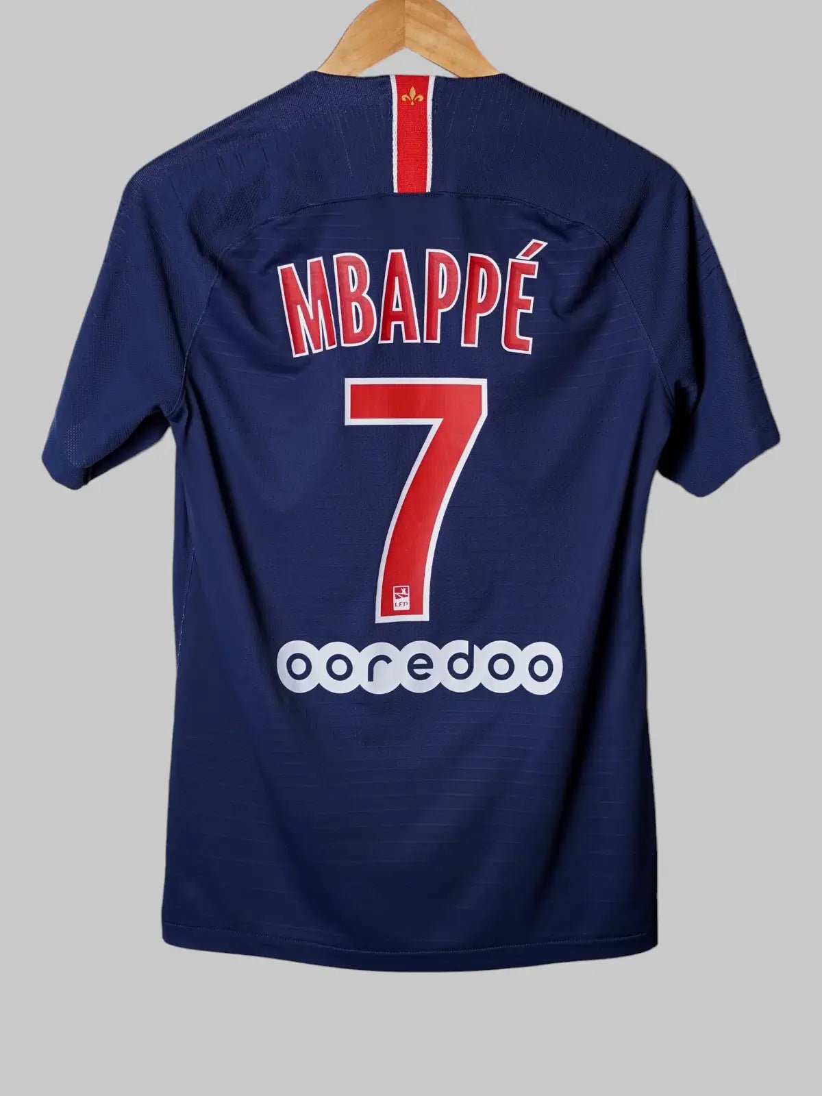 PSG Home Shirt Vaporknit 2018/19 Mbappe 7 (S)