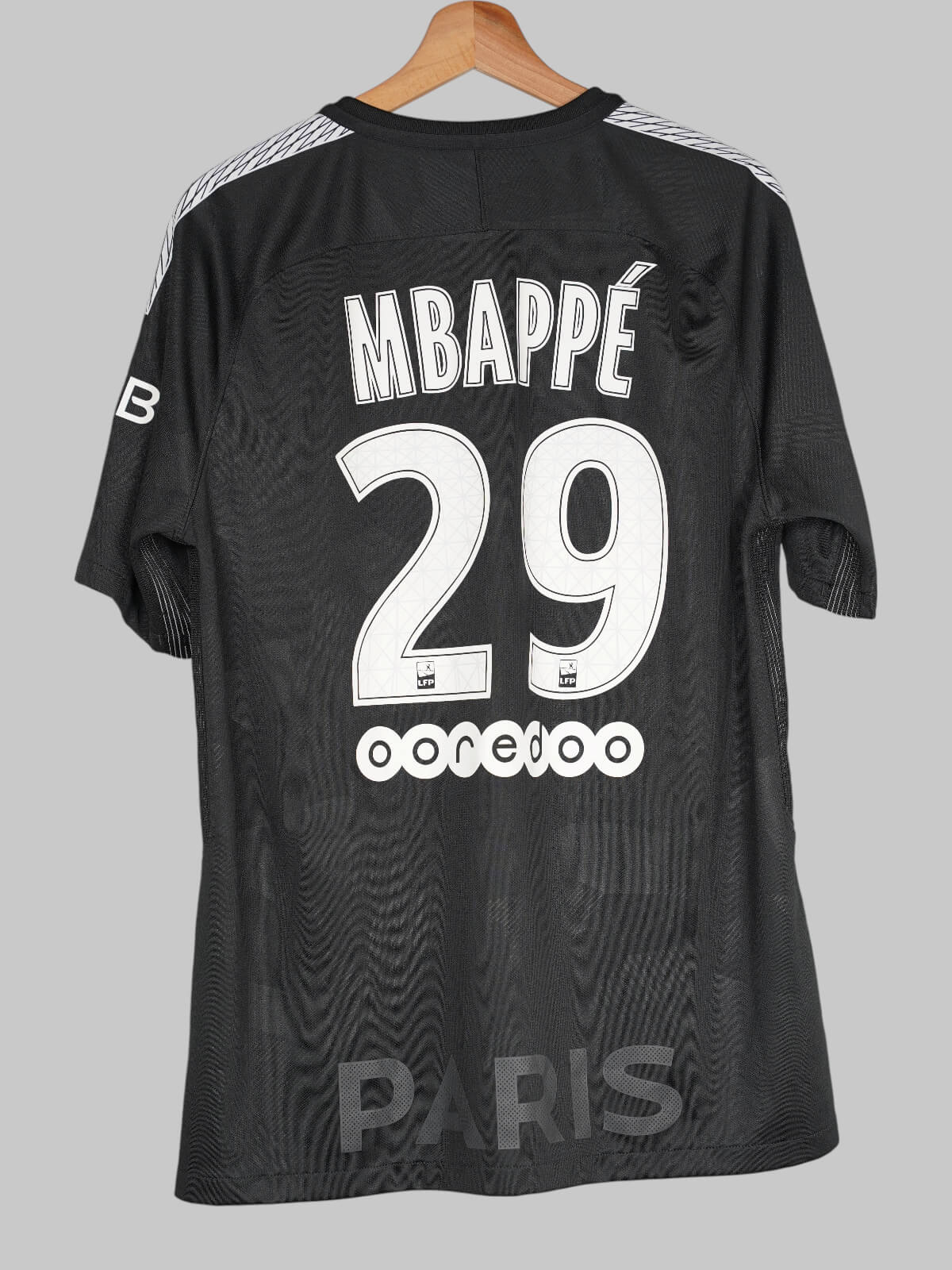 Nike パリ・サンジェルマン MBAPPÉ 29 シャツ 黒 PSG Third Football Shirt 2017/18 - Mbappe #29 - Size L – First11