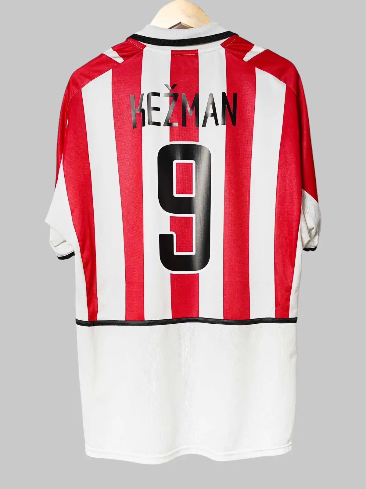 PSV Home Shirt 2002/4 Kezman 9 (XL)