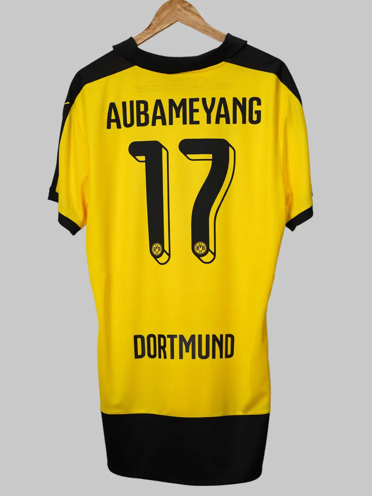 Borussia Dortmund Home Shirt 2015/16 Aubameyang #17 (XL)