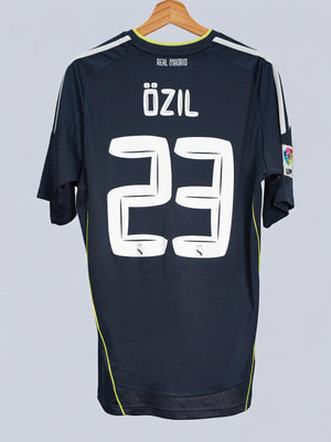Real Madrid Away Shirt 2010/11 Ozil 23 (M)