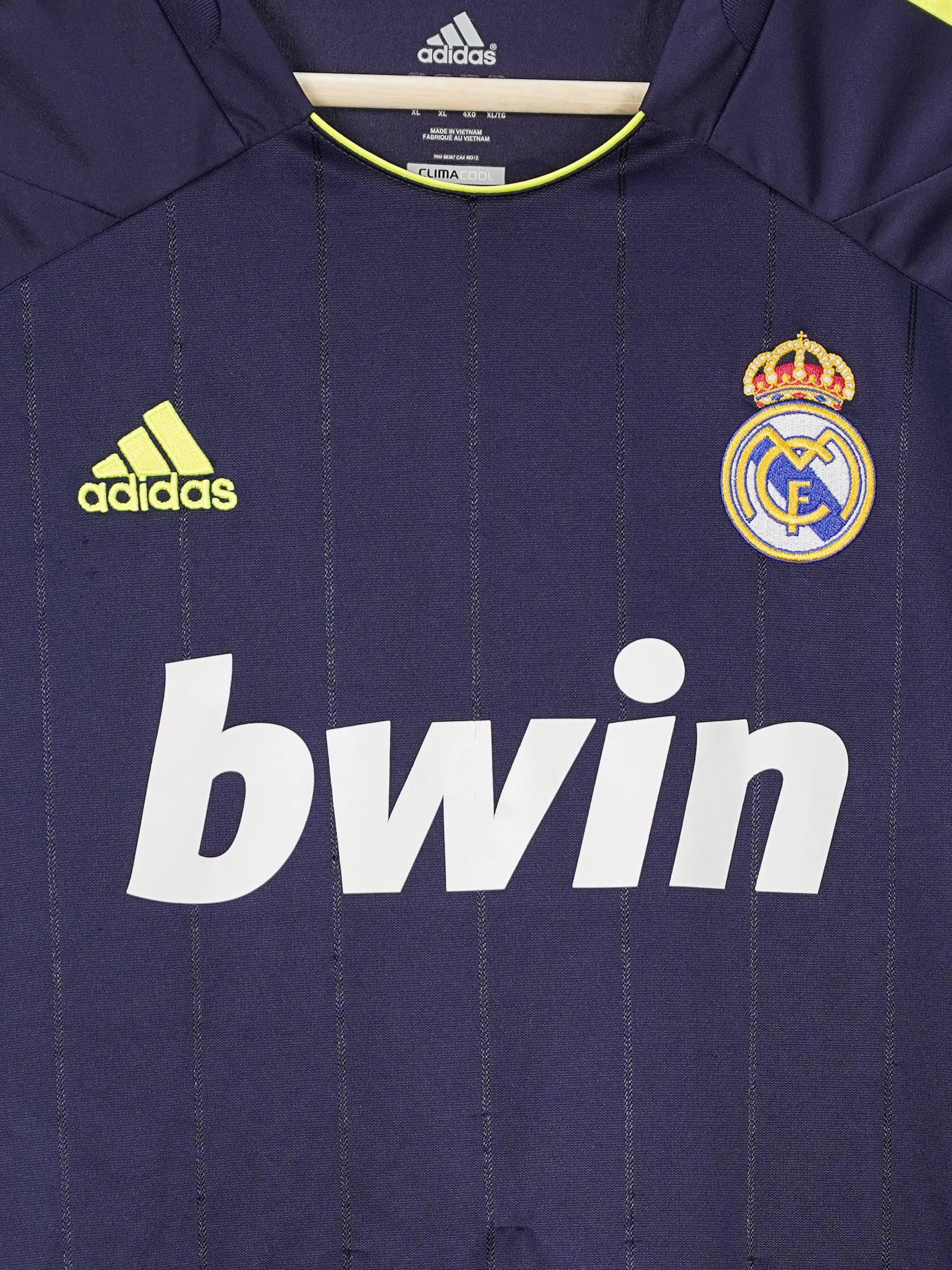 2012/13 Real Madrid Kaka #8 Away Shirt (XL) Adidas – First11