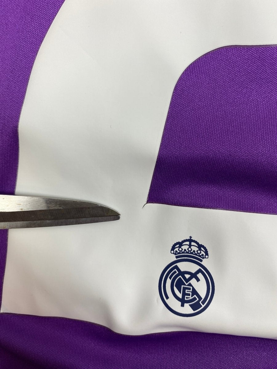 Real Madrid Away Shirt 2016/17 L/S Isco #22 - 9/10 - S