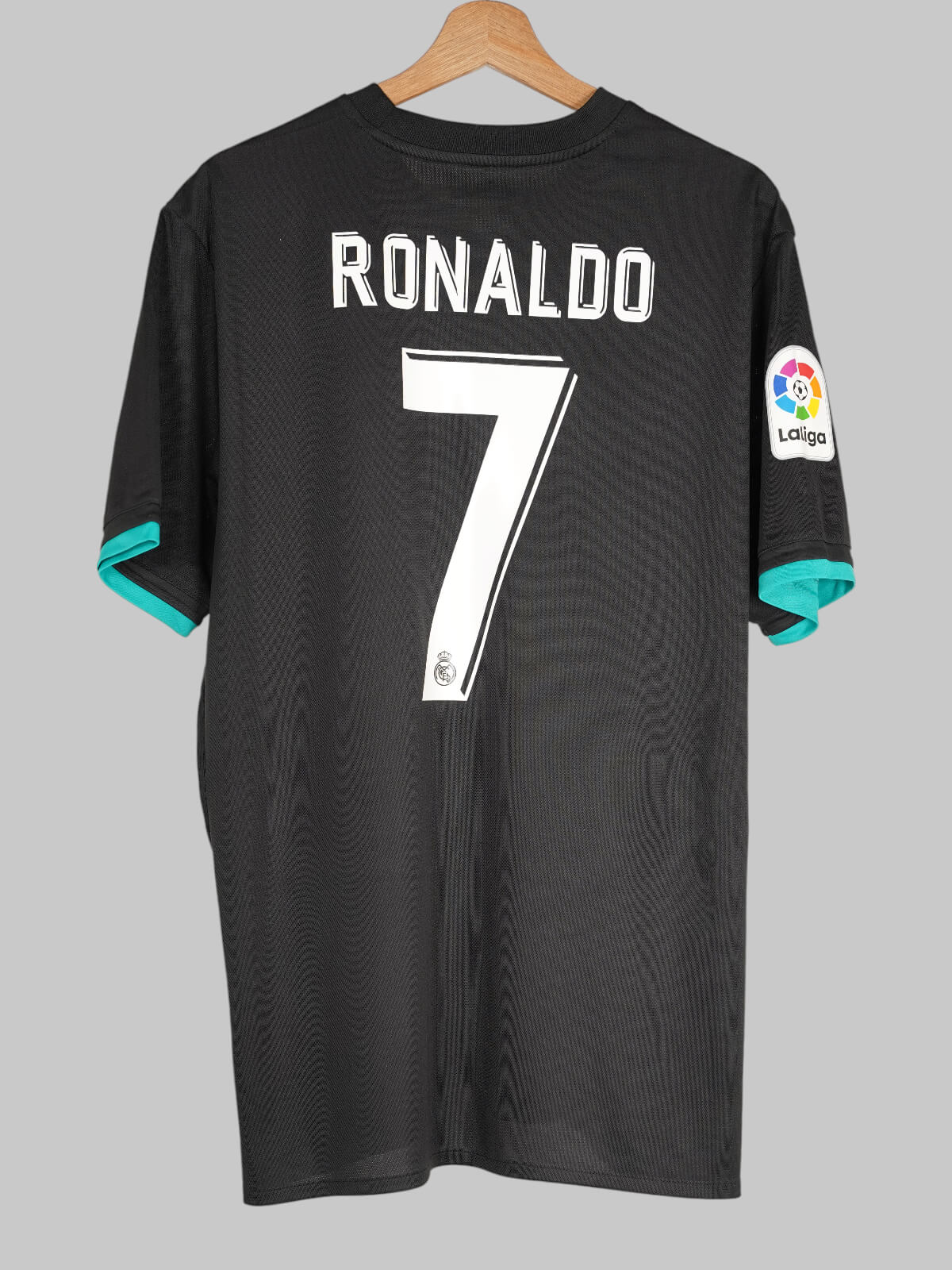 2017/18 Real Madrid Ronaldo #7 Away Shirt (XL) Adidas – First11