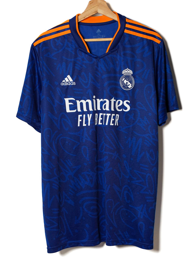 Real Madrid Away Shirt 2021/22 Benzema 9 (XL)