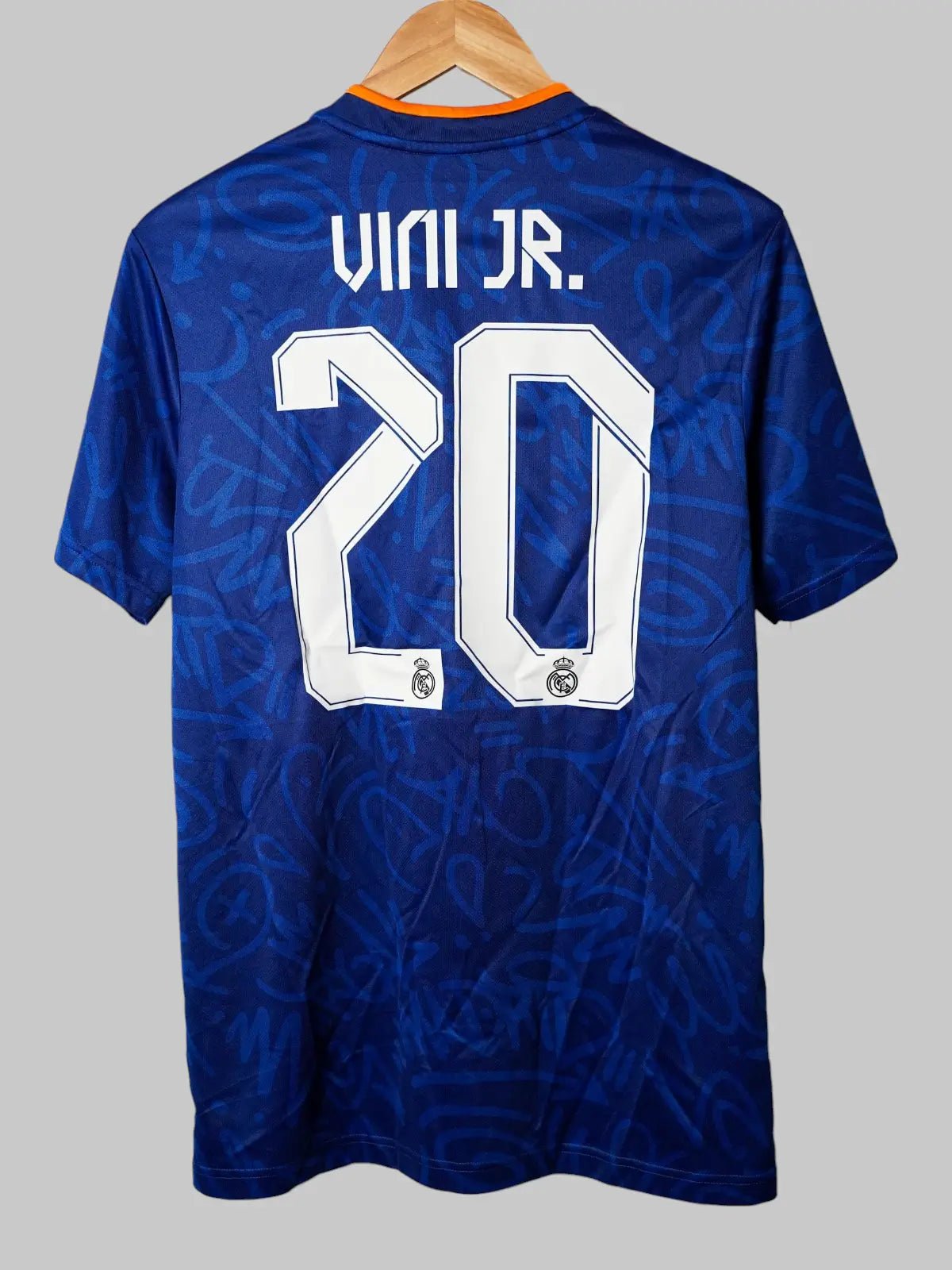 Real Madrid Away Shirt 2021/22 Vini Jr 20 (M)