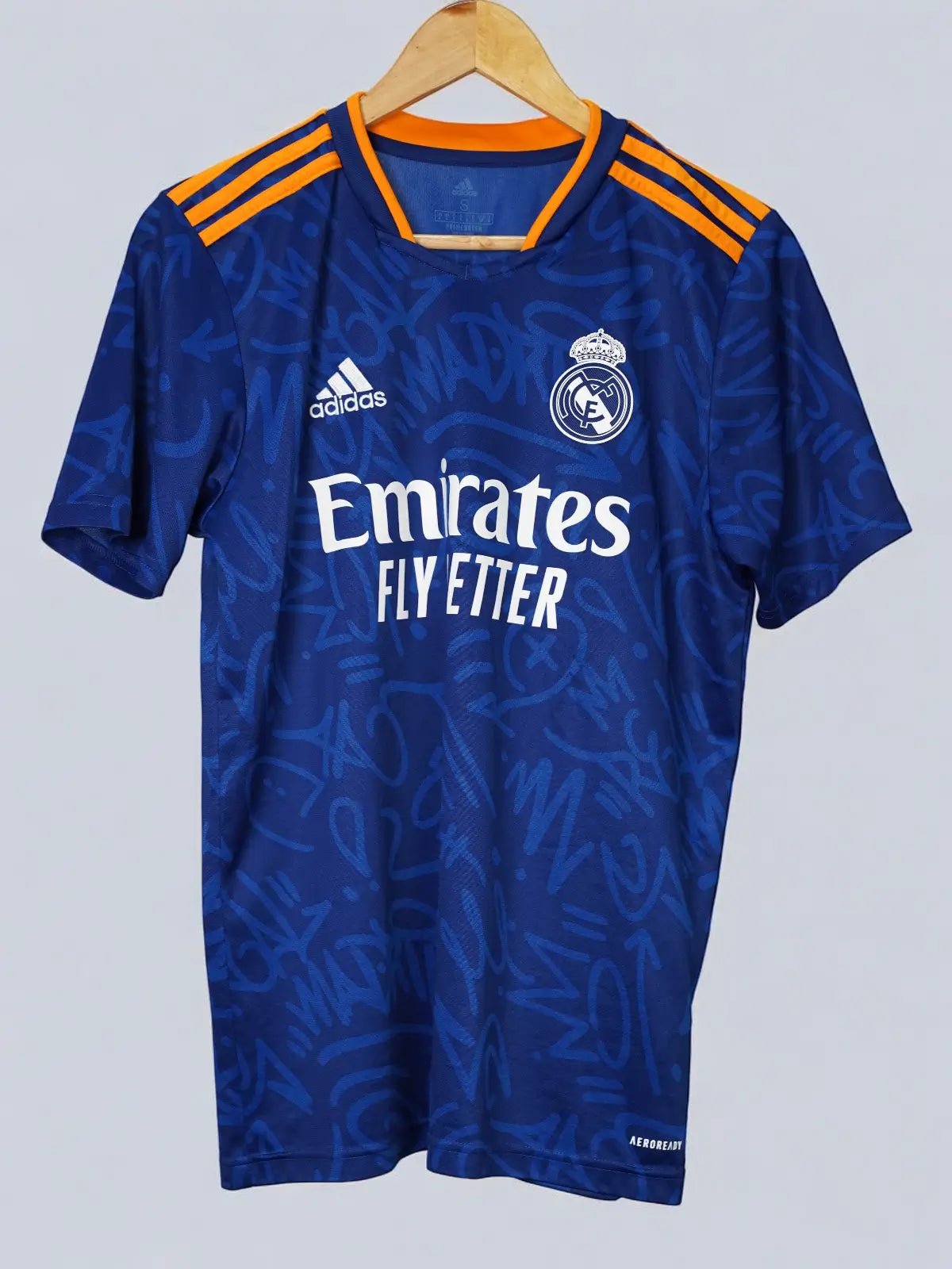 Real Madrid Away Shirt 2021/22 Vini Jr 20 (S)