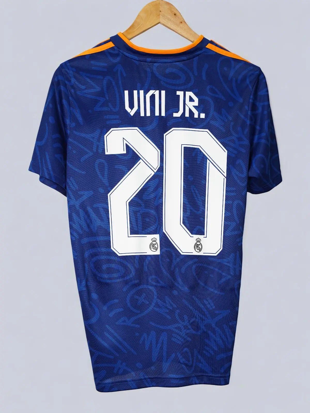 Real Madrid Away Shirt 2021/22 Vini Jr 20 (S)