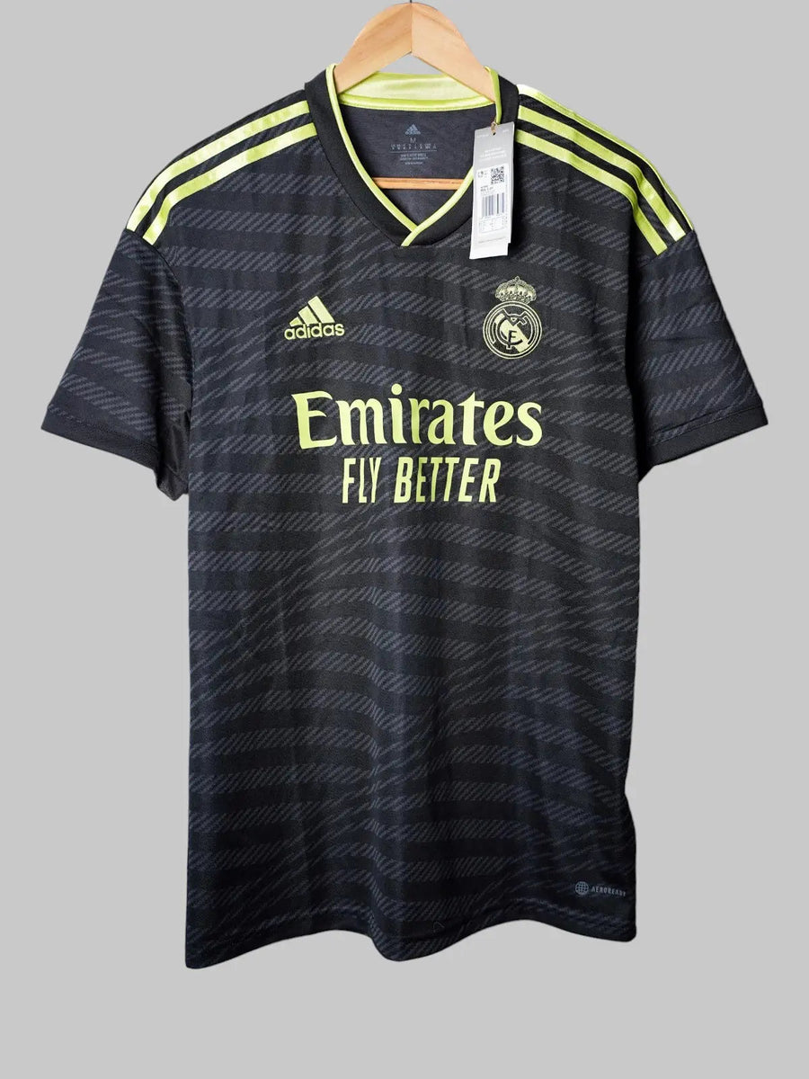 Real Madrid Away Shirt 2022/23 BNWT (M)