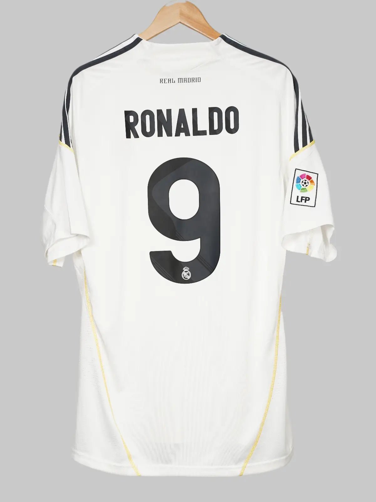 Real Madrid Home Shirt 2009/10 Ronaldo 9 (L)