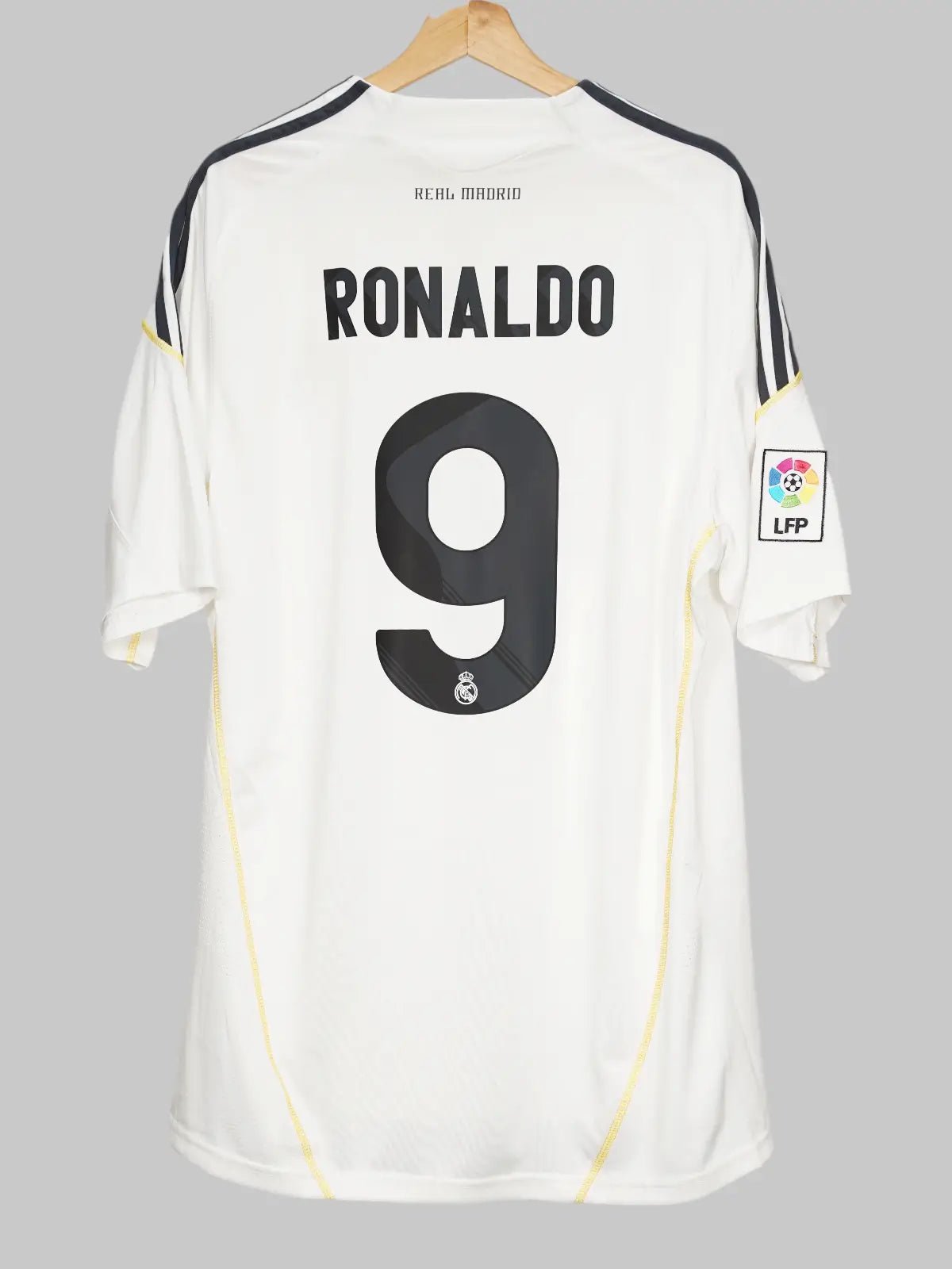 Real Madrid Home Shirt 2009/10 Ronaldo 9 (XL)