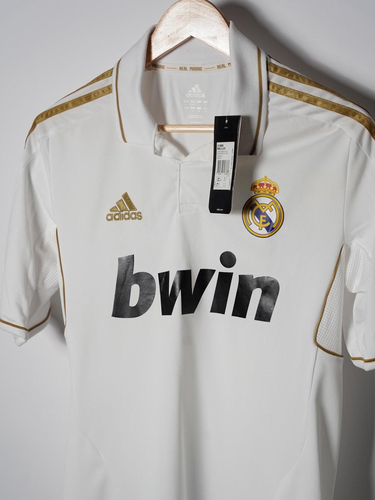 Real Madrid Home Shirt 2011/12 BNWT (S)