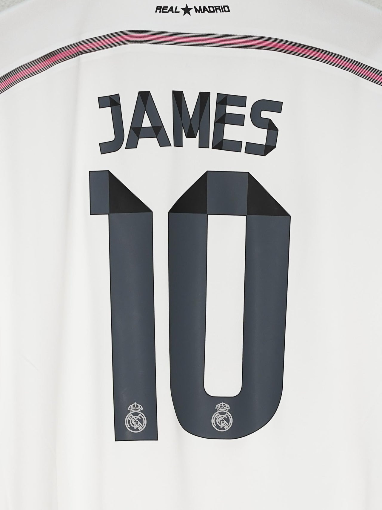 Real Madrid Home Shirt 2014/15 BNWT James 10 (L)