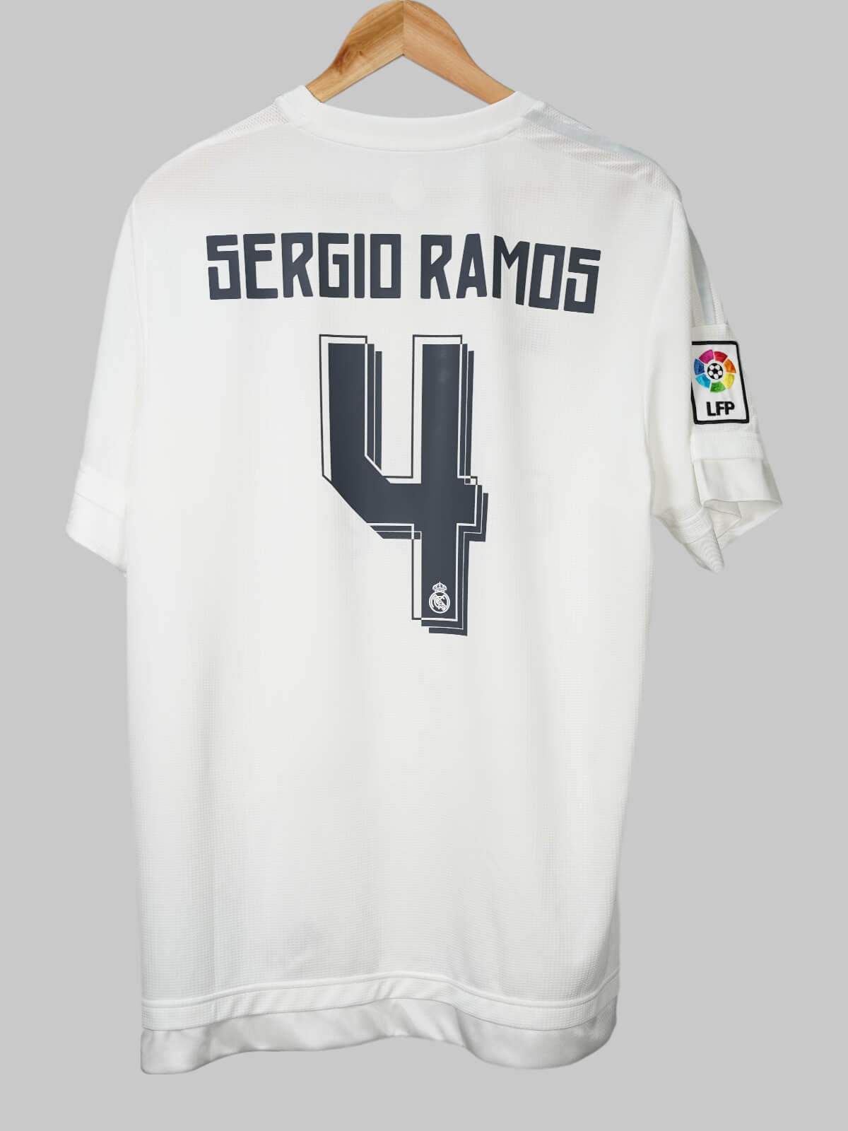 Real Madrid Home Shirt 2015/16 Ramos 4 (XL)