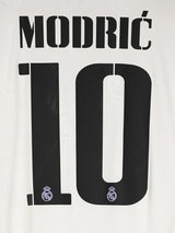 Real Madrid Home Shirt 2022/23 Modric 10 (M)