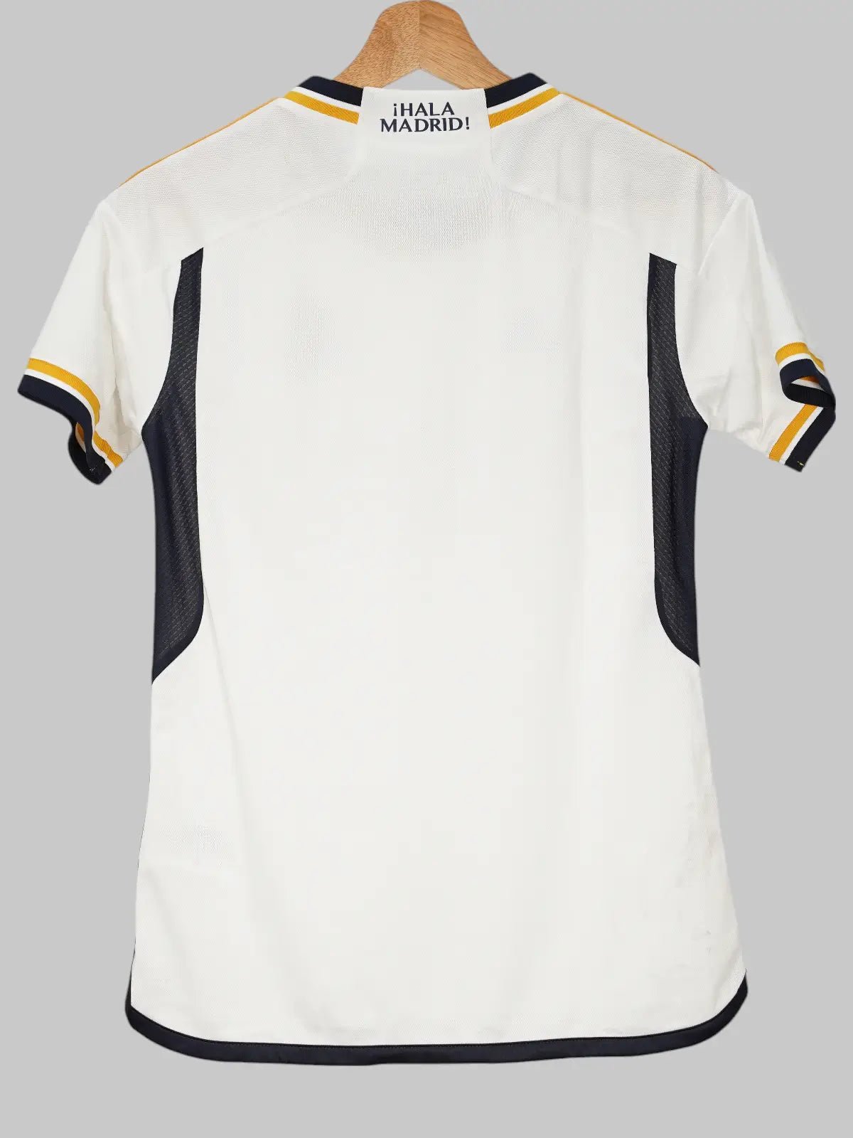 Real Madrid Home Shirt 2023/24 (XS Woman)