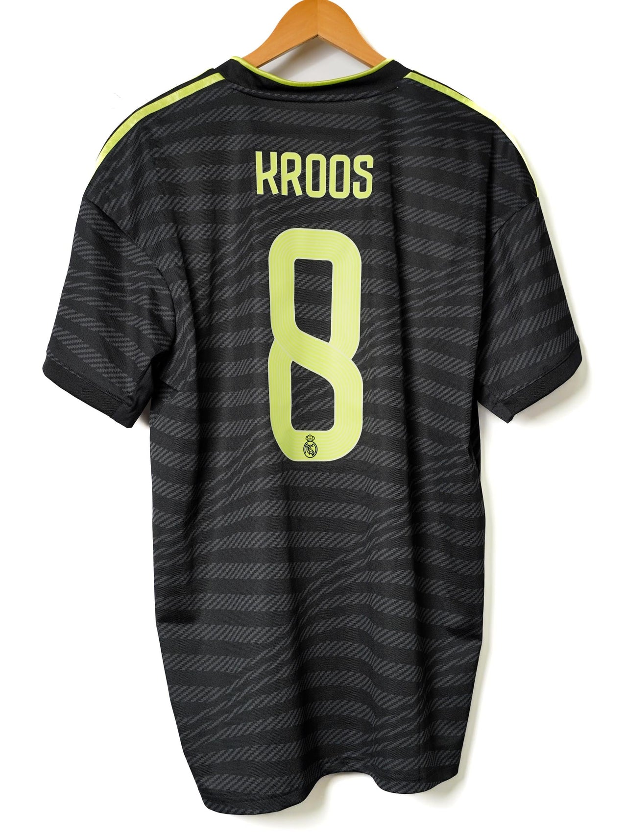 Real Madrid Third Shirt 2022/23 Kroos 8 (XL)