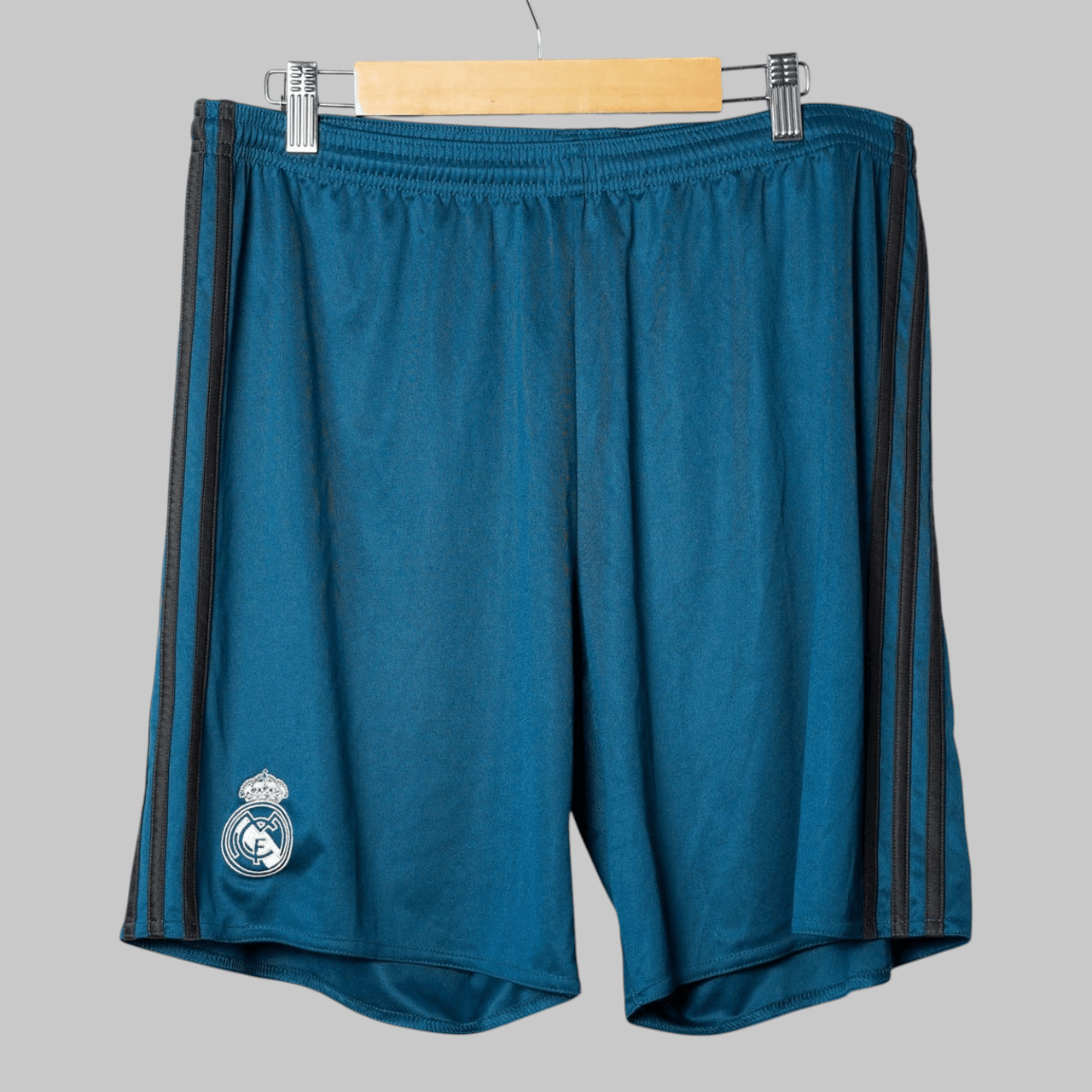 Real Madrid Third Shorts 2017/18 (L)