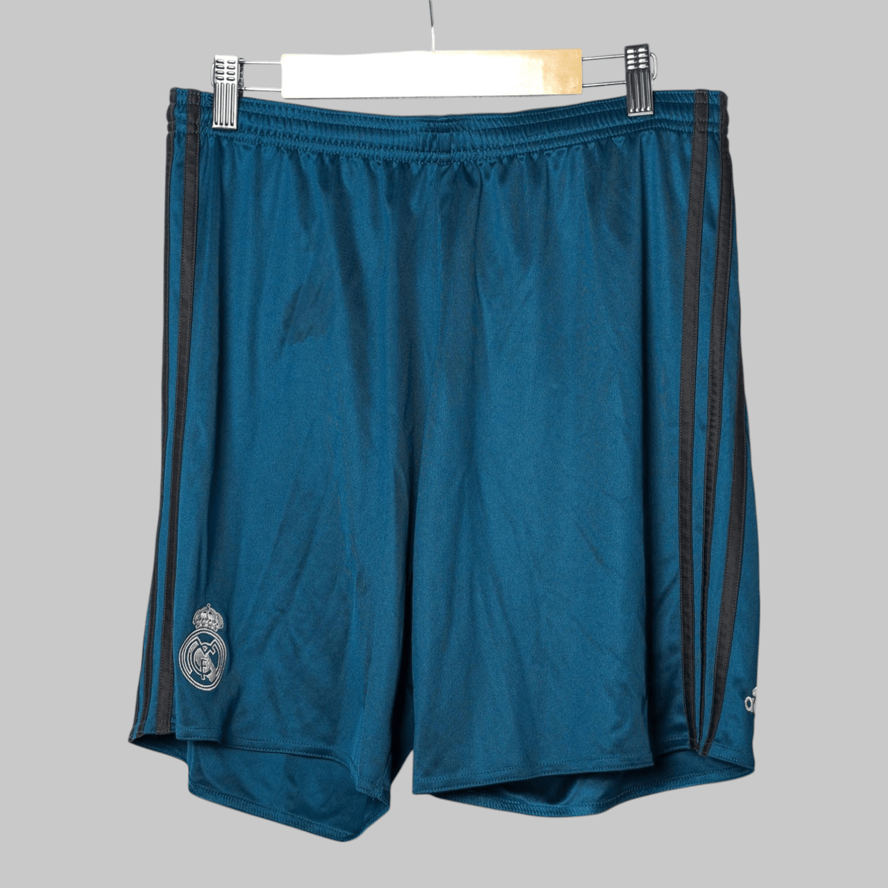 Real Madrid Third Shorts 2017/18 (L)