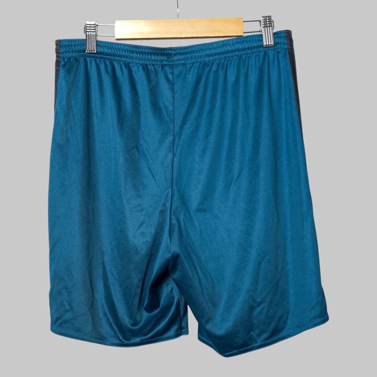 Real Madrid Third Shorts 2017/18 (L)