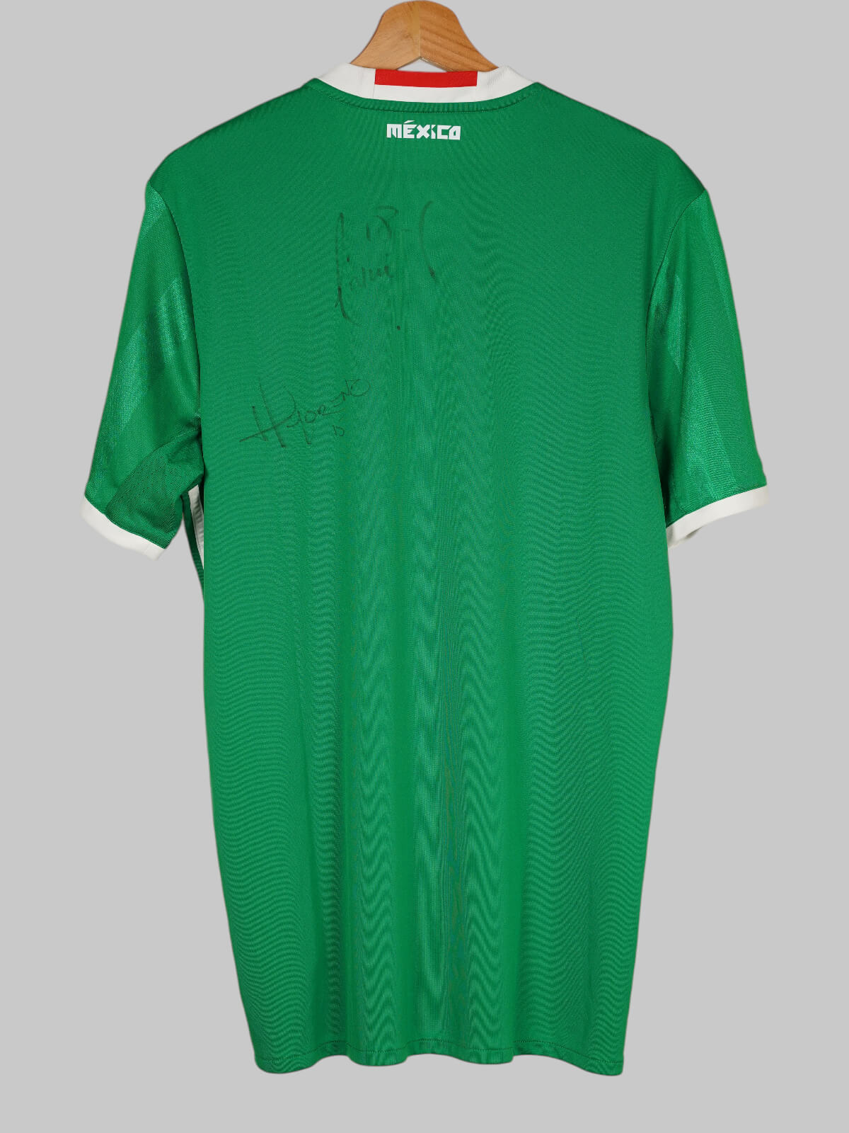 Mexico Home Shirt 2016/17 Signed (L)