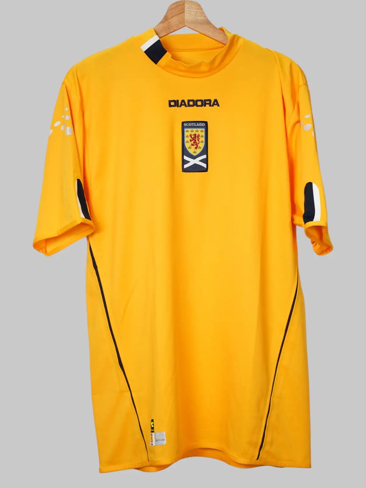 Scotland Third Shirt 2004/5 (M)