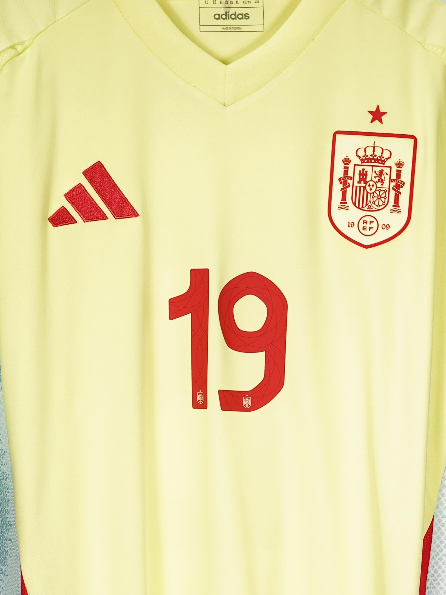 Spain Away Shirt 2024/25 Lamine Yamal 19 (XL)