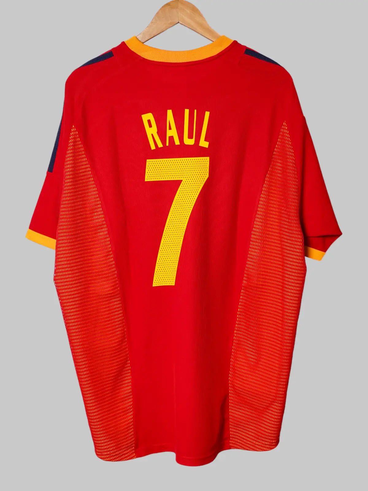 Spain Home Shirt 2002/4 Raul 7 (XL)