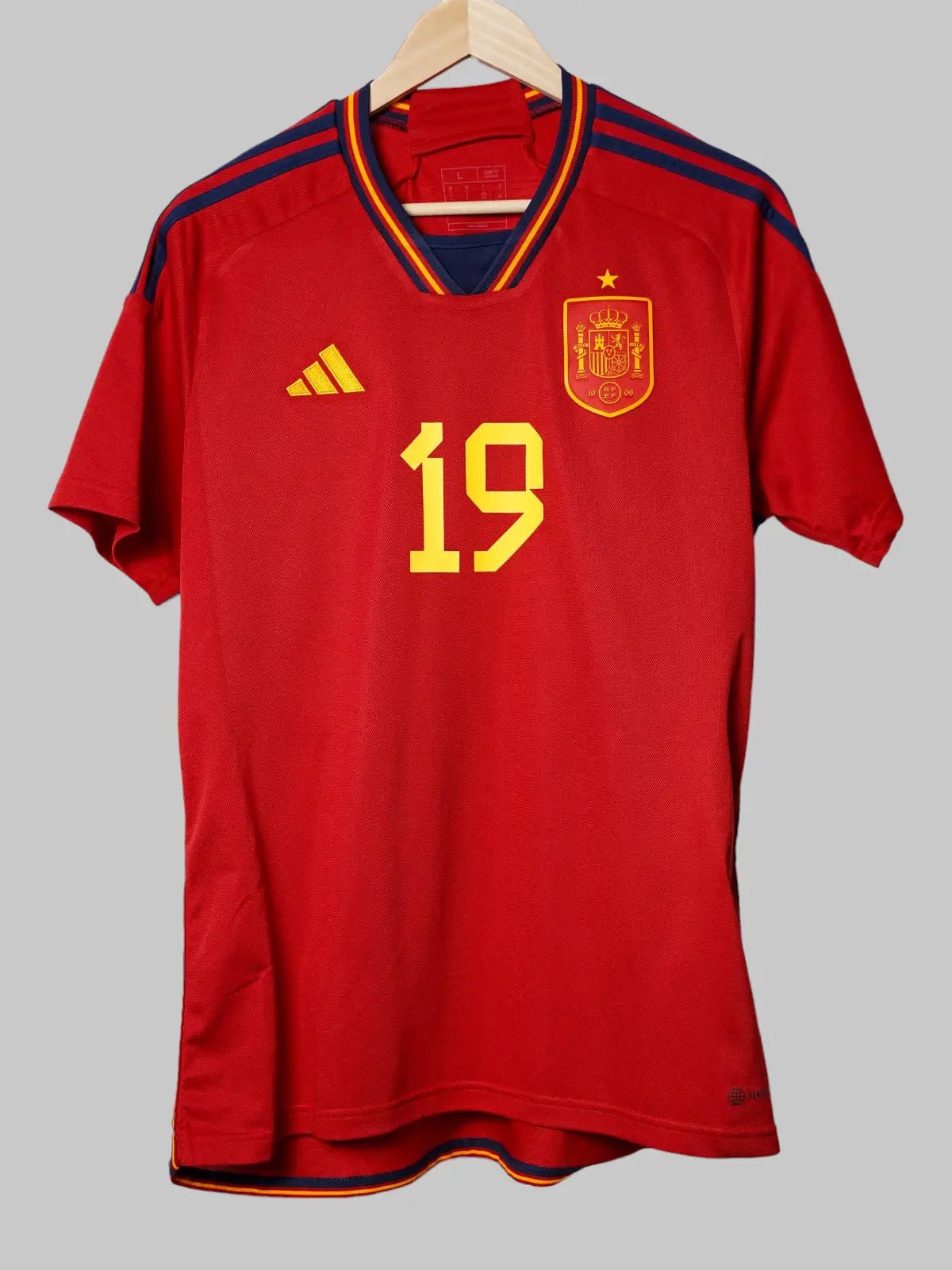 Spain Home Shirt 2022/23 Lamine Yamal 19 (L)