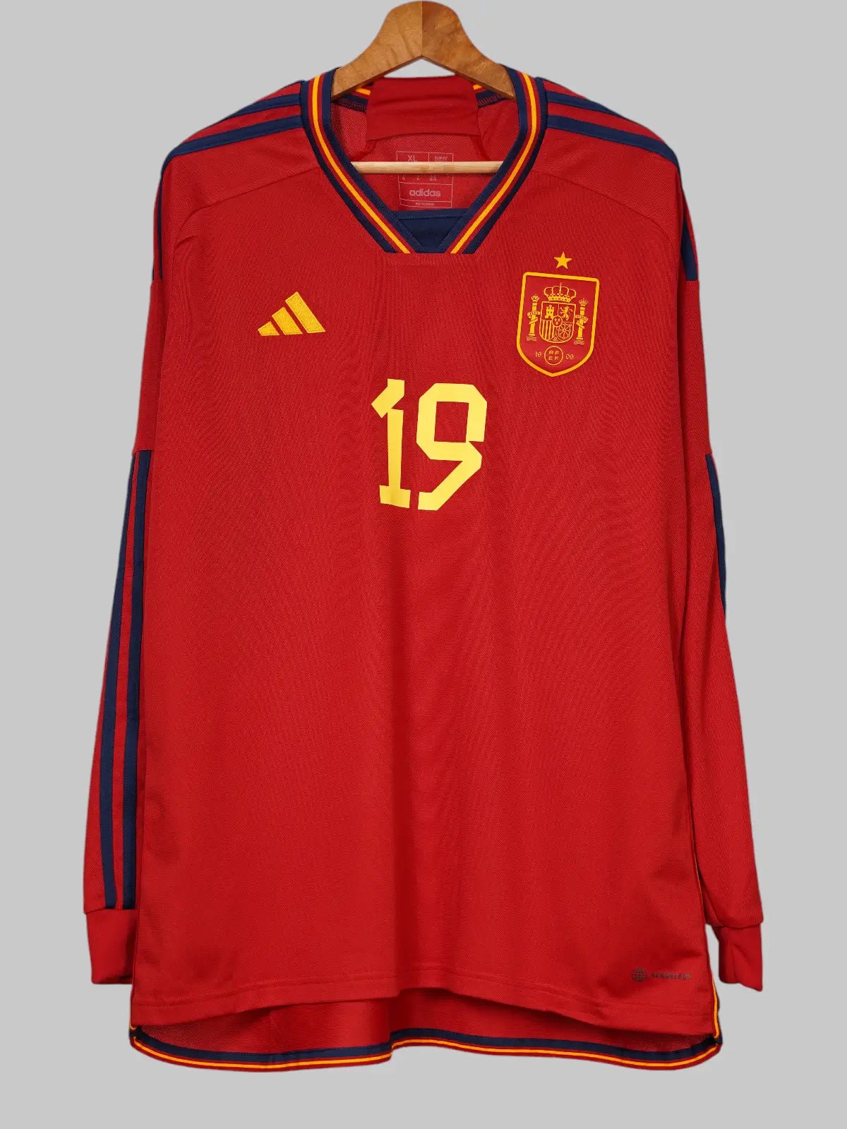 Spain Home Shirt 2022/23 L/S Lamine Yamal 19 (XL)