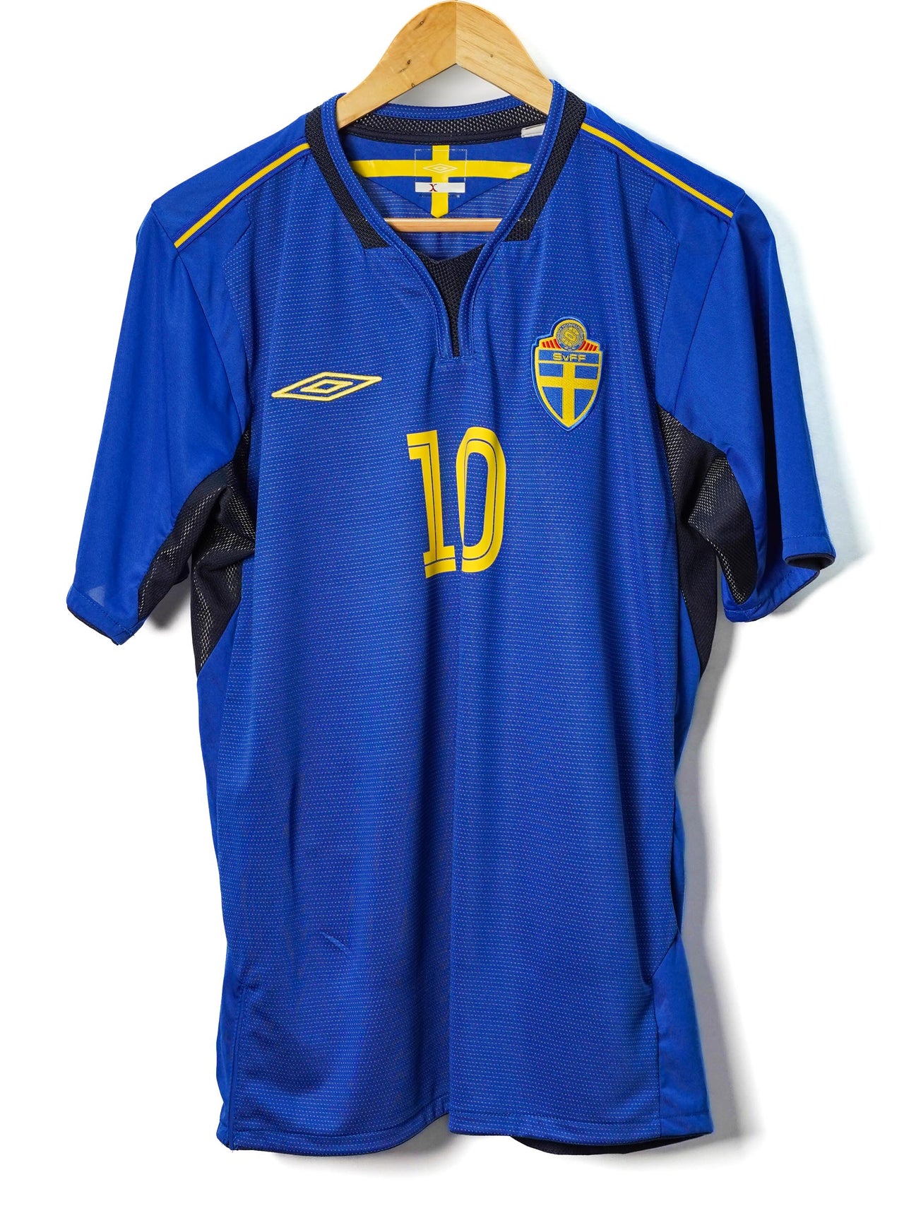 Sweden Away Shirt 2005/06 Ibrahimovic 10 (M)
