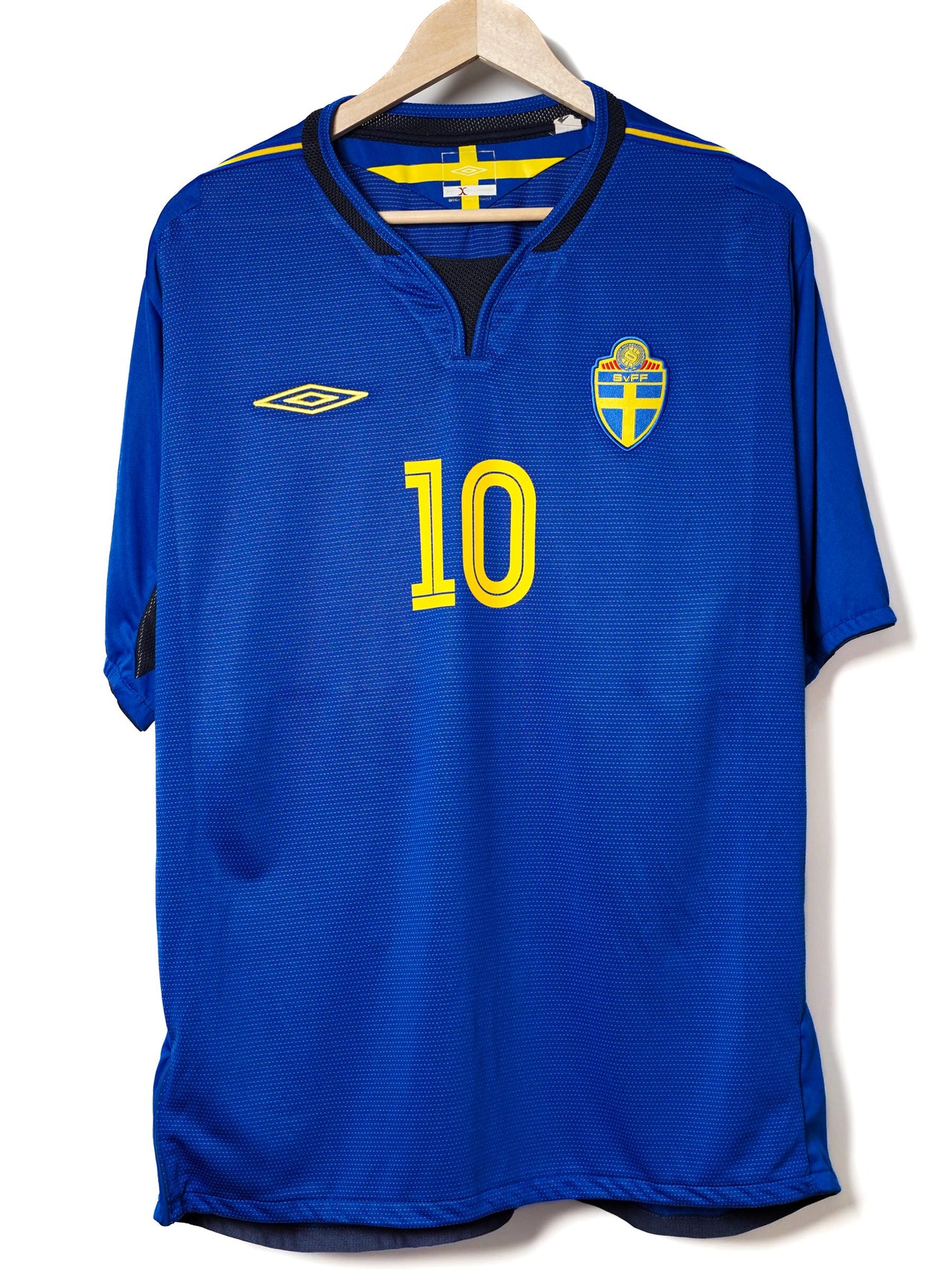 Sweden Away Shirt 2005/06 Ibrahimovic 10 (XL)