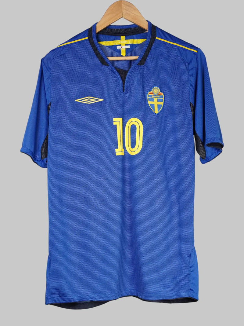 Sweden Away Shirt 2005/6 Ibrahimovic 10 (L)