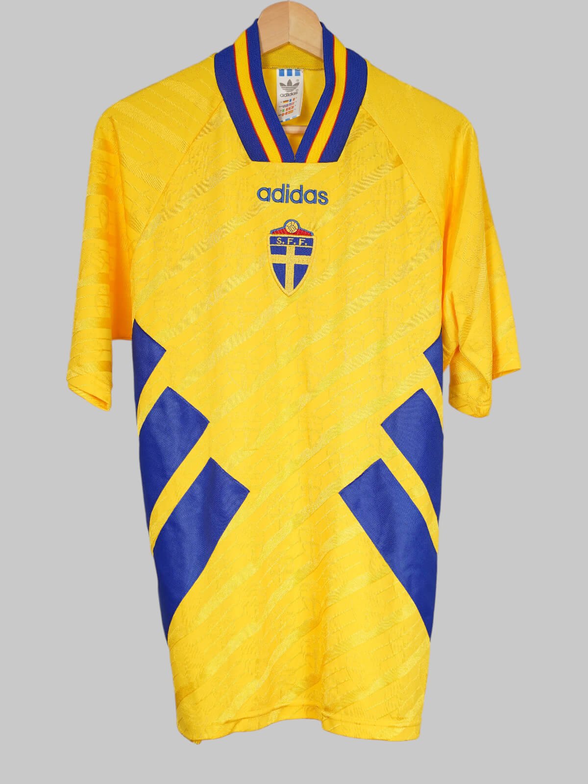 2006/07 Sweden Ibrahimović #10 Home Shirt (M) Umbro | First11