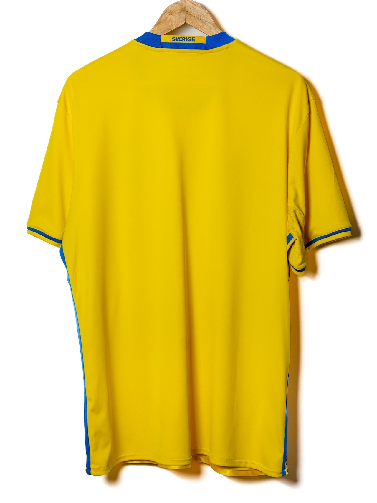 Sweden Home Shirt 2015/16 (XL)