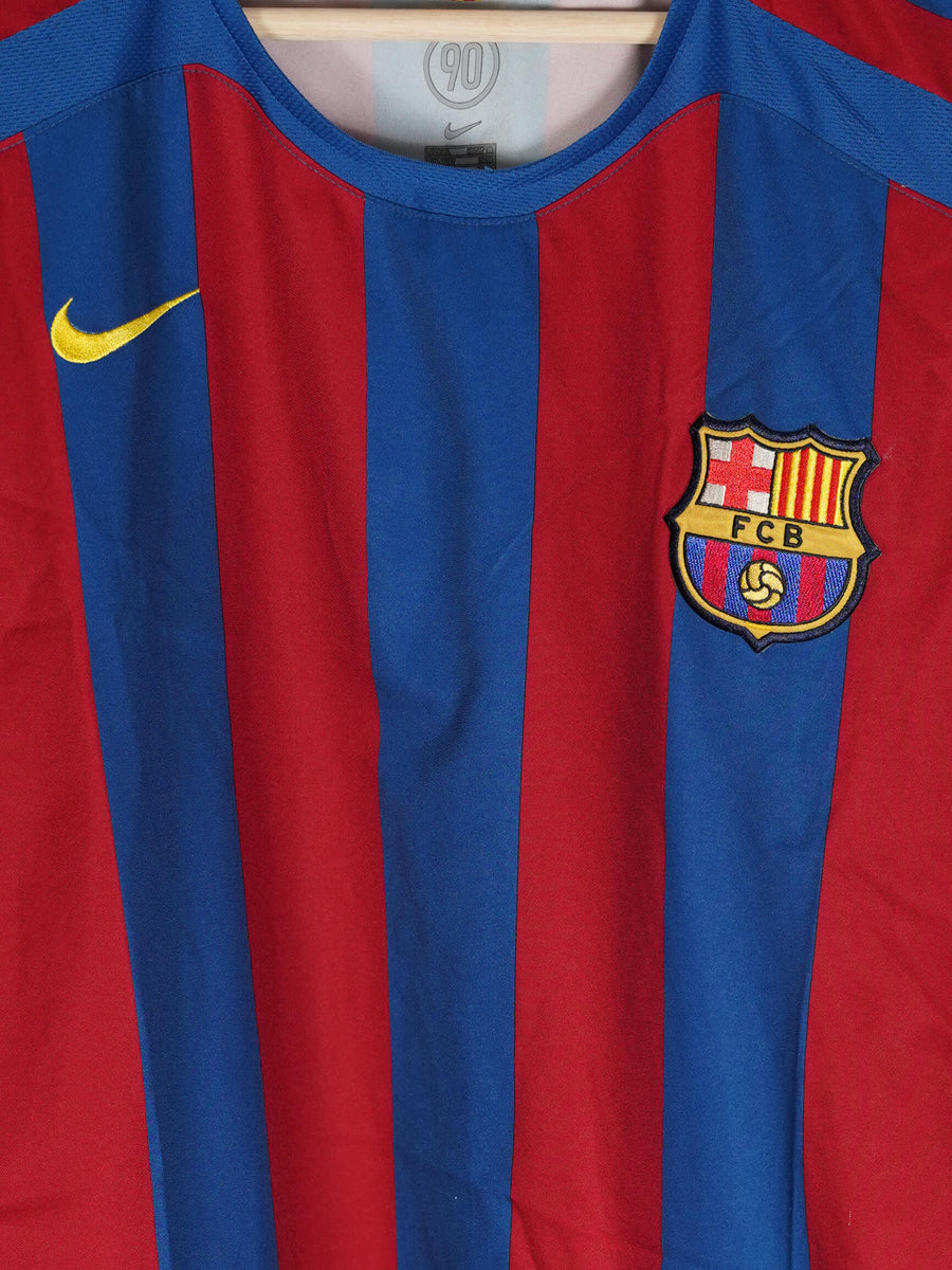 2005/6 Barcelona Ronaldinho #10 Home Shirt (XL)