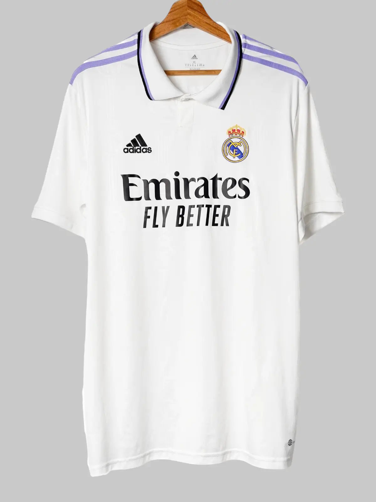 Real Madrid Home Shirt 2022/23 Benzema #9 (XL)