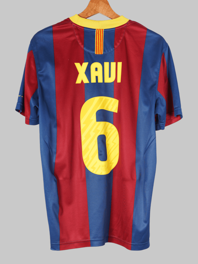 2010/11 Barcelona Xavi #6 Home Shirt (M)