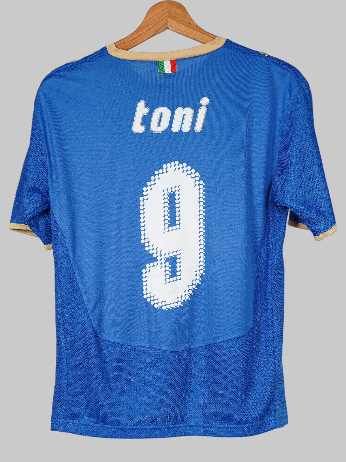 Italy Home Shirt 2007/8 Toni #9 (S)