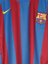 2005/6 Barcelona Ronaldinho #10 Home Shirt (M)