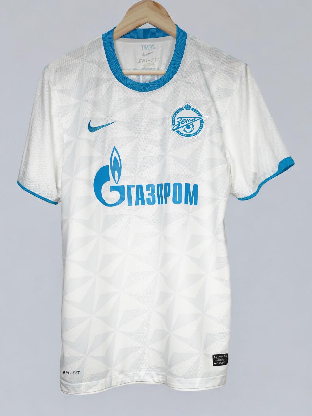 Zenit St. Petersburg Away Shirt 2011/12 Arshavin 29 (M)