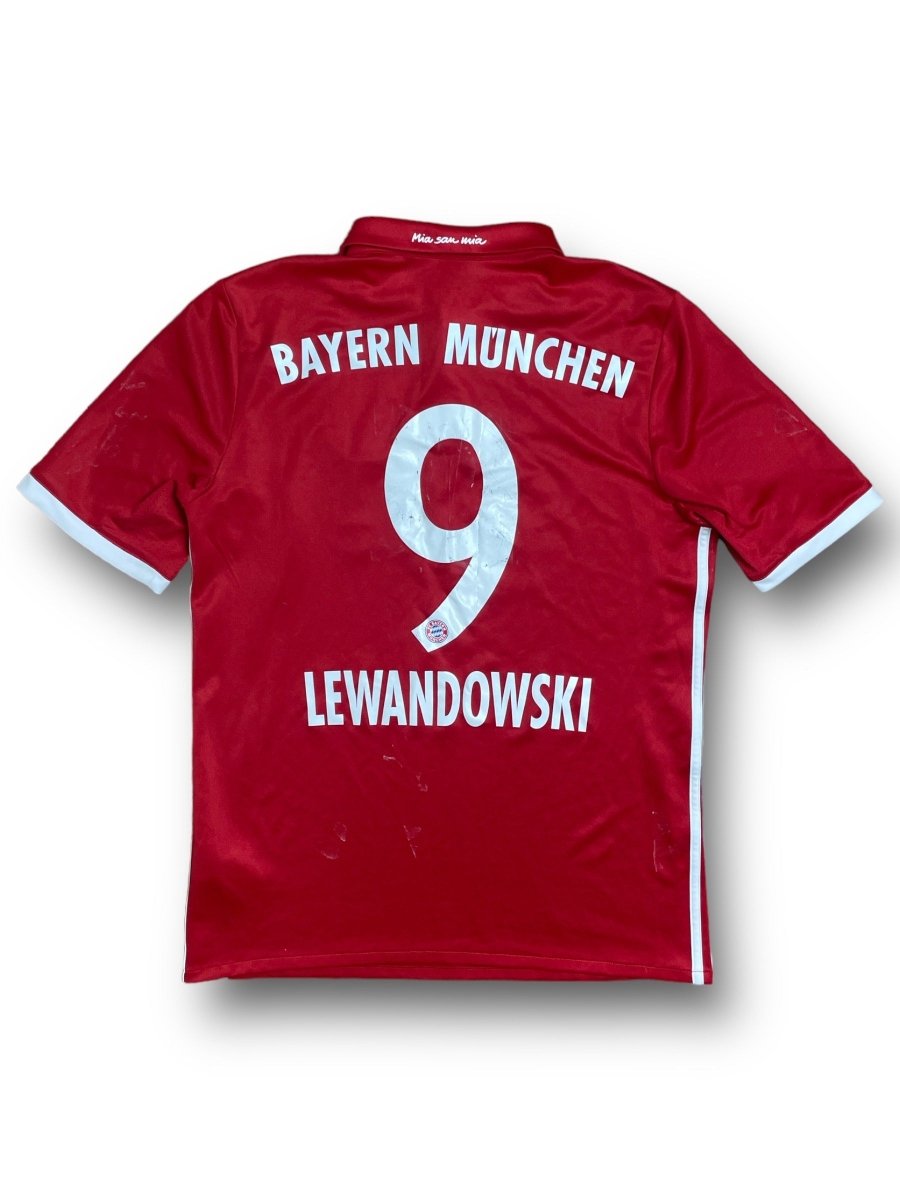 FC Bayern Home Shirt 2016/17 Lewandowsi #9 - 5/10 - XS